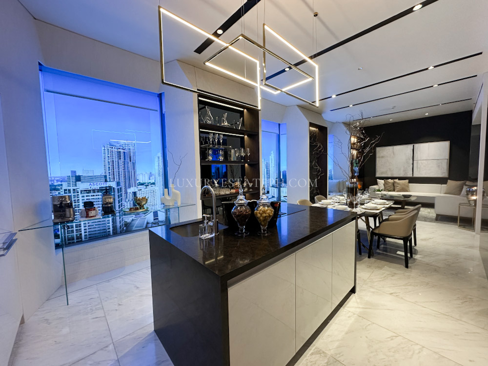 Show Suite The Estate Makati (Luxury Estate PH) - Open Layout Kitchen